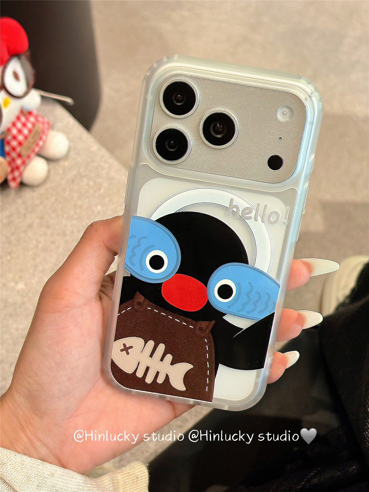 Ameigas Waddle & Stand Case - Cute Black Penguin MagSafe Cover