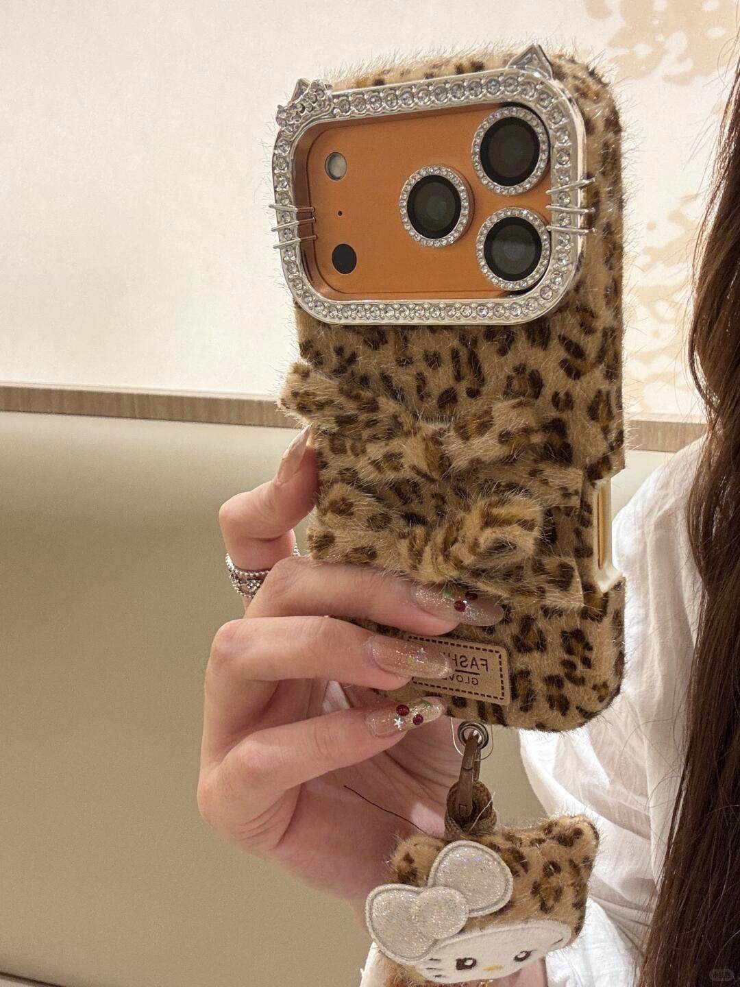 Ameigas Winter Plush Leopard Case - Cozy Faux Fur with Bow Accent & Wristlet Strap