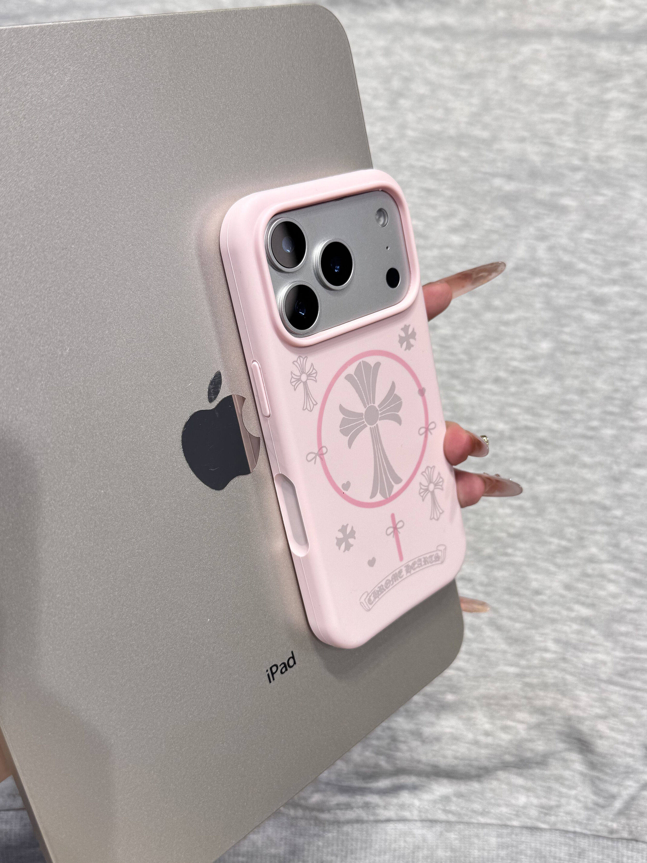 Ameigas Sweet Punk Case - Silicone with Chrome Hearts Cross Design & MagSafe