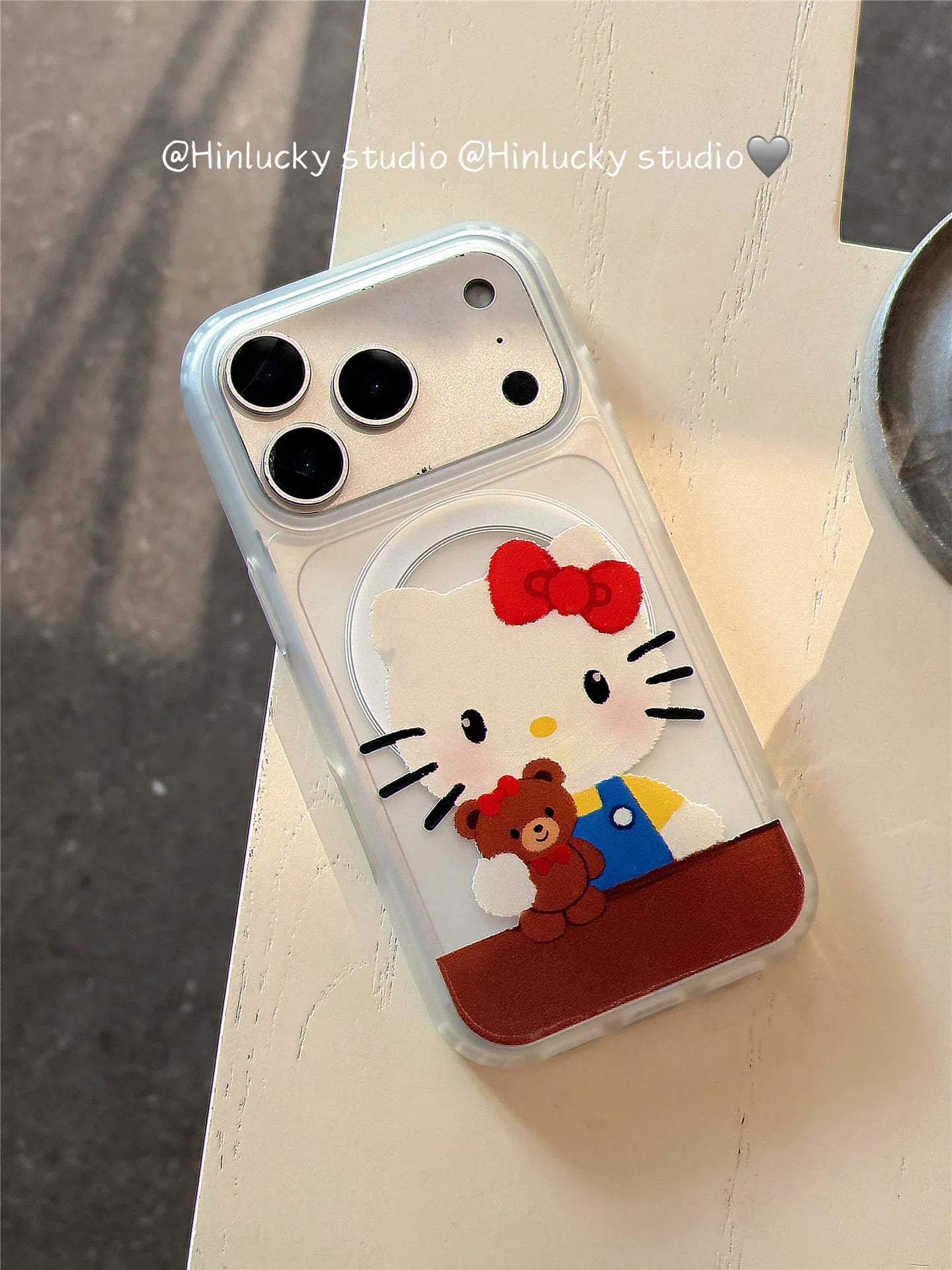 Ameigas Best Friends Case - Bear & Kitten Cuddle MagSafe Skin-Feel Cover - Ameigas