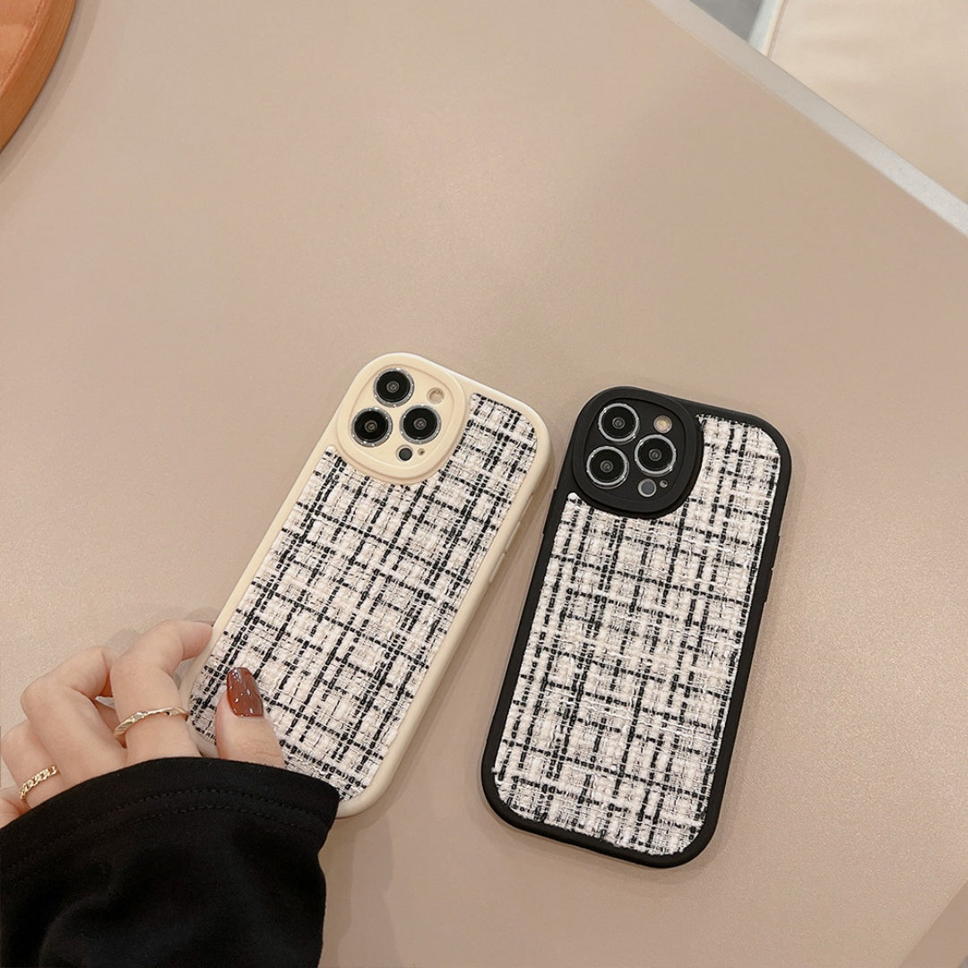 Ameigas Classic Plaid iPhone 17 Pro Max Case – Black & White Soft TPU, Elegant Flannel Design