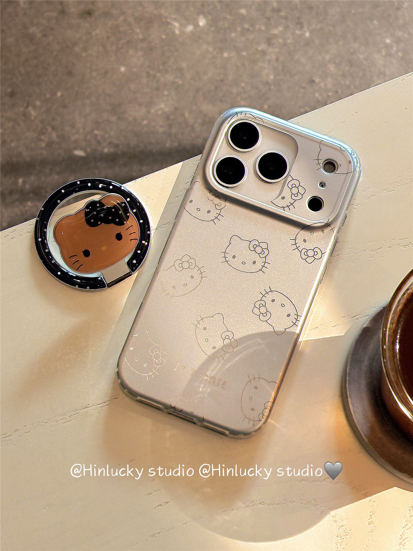 Ameigas Minimal Meow Case - Subdued Polka Dot Line Cat MagSafe Cover