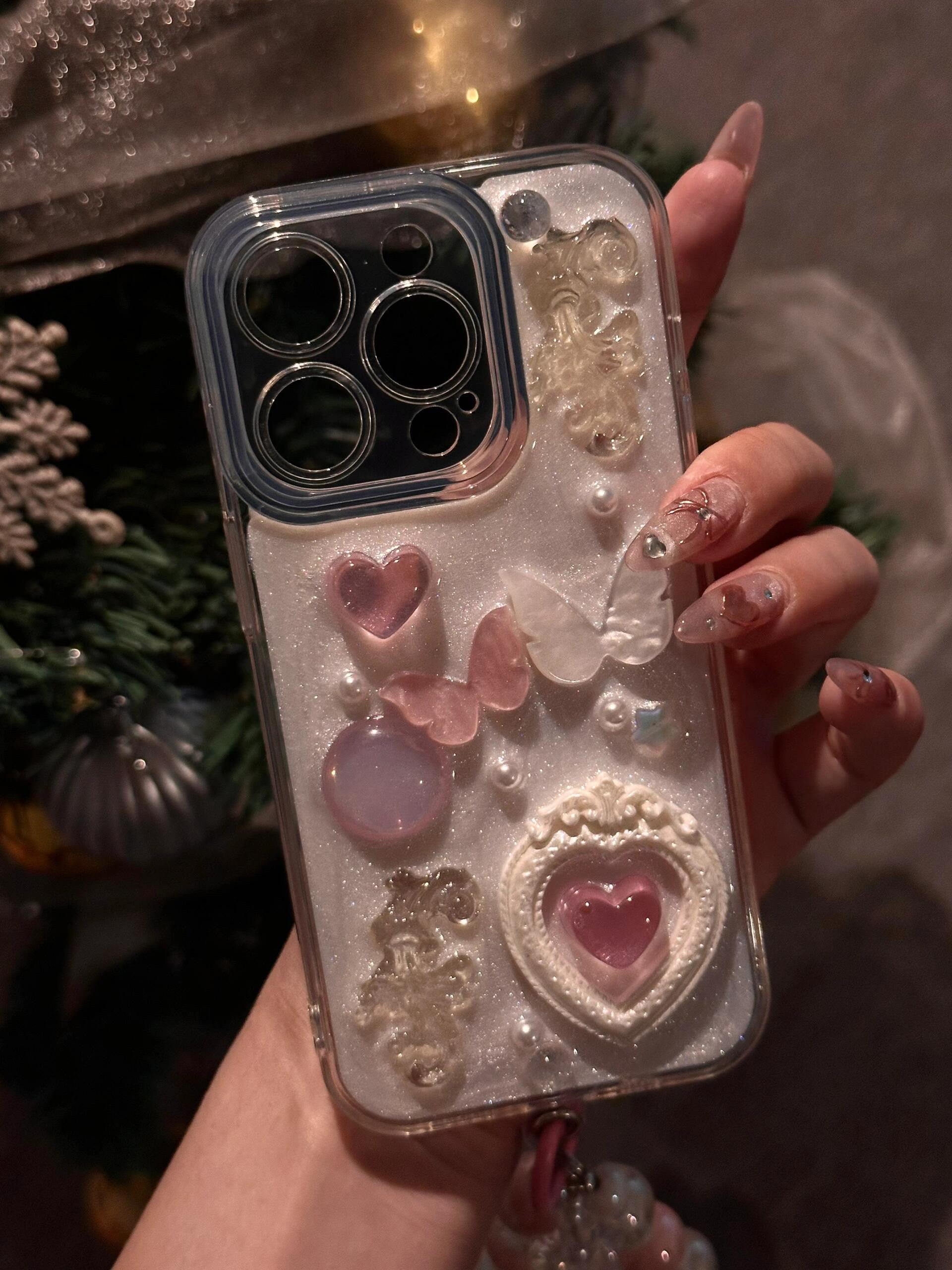 Ameigas Pearl Heart & Floral Bracelet Phone Case