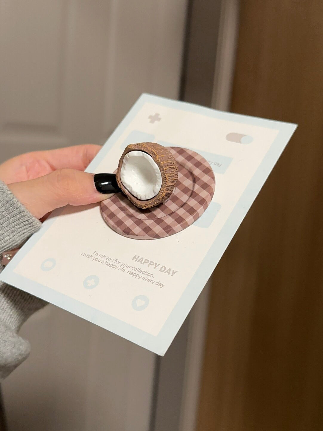 Ameigas Plaid & Palm Case - Yellow Checkered Design with Coconut Print, Detachable Kickstand & Magnetic Lock